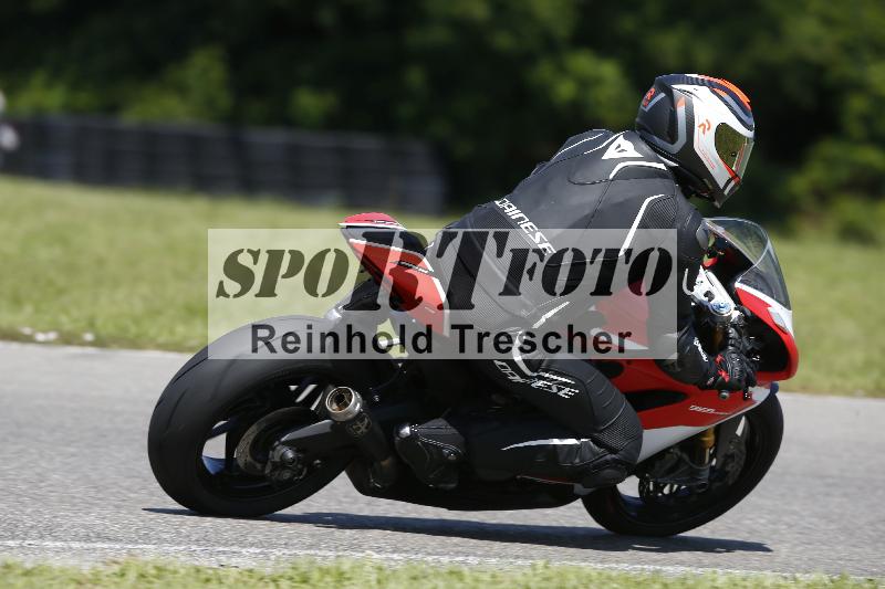 /Archiv-2024/29 12.06.2024 MOTO.CH Track Day ADR/Gruppe gelb/backside